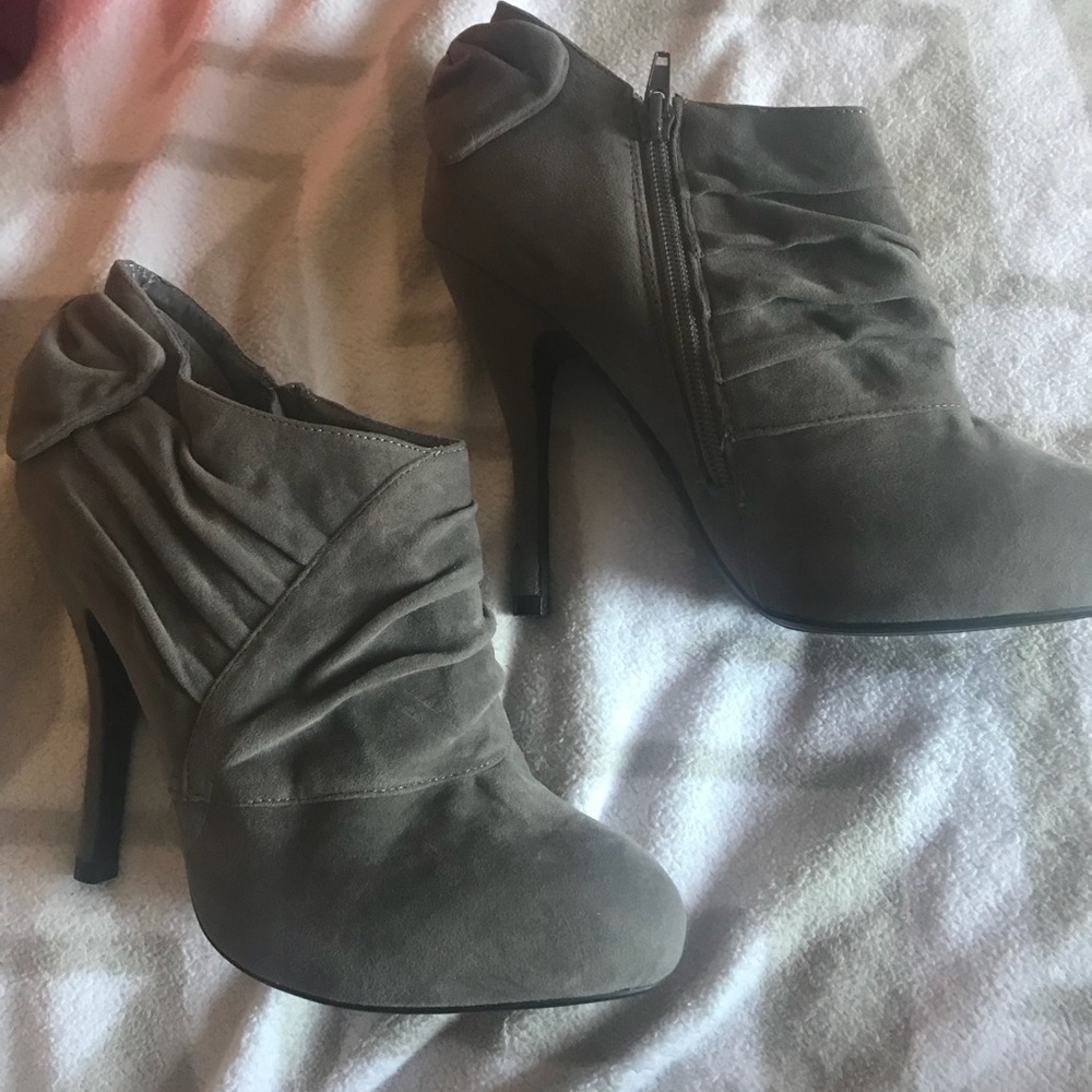 Shi heels